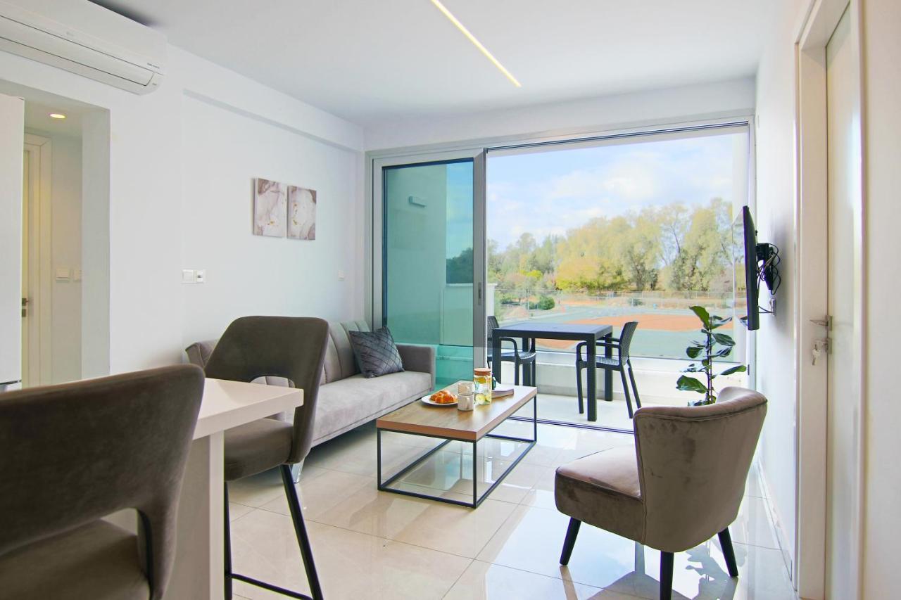 Phaedrus Living - Seaside Executive Flat Harbour 202 Apartment Paphos Bagian luar foto